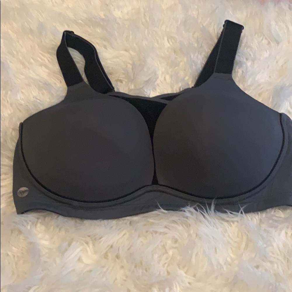 Livi underwire sports bra